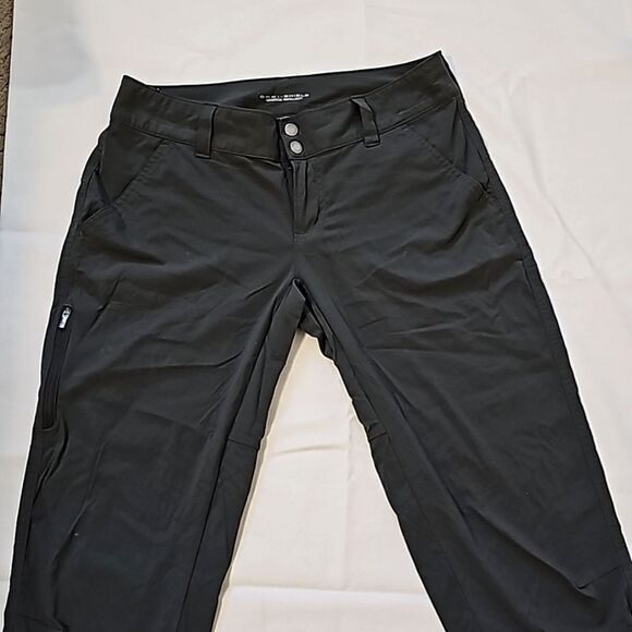 Columbia Black Cropped Bermuda Hiking Shorts 6 - Picture 1 of 9